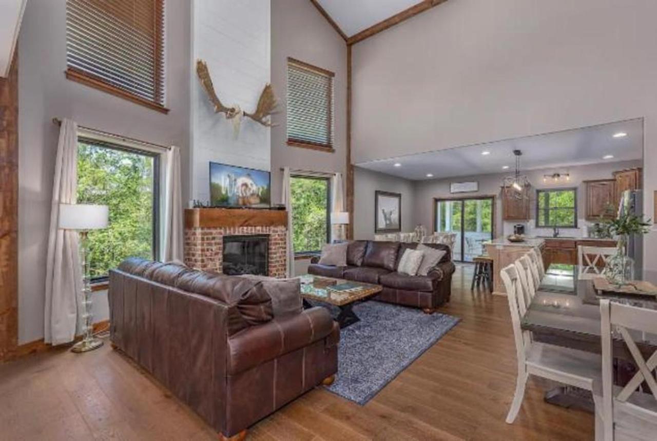 Premier Retreat With Hot Tub, Theater & Pool Table Villa Hollister Dış mekan fotoğraf